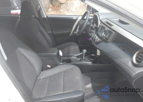 2018 Toyota Rav4 Le z USA, uszkodzony, nr VIN JTMBFREV3JJ200673